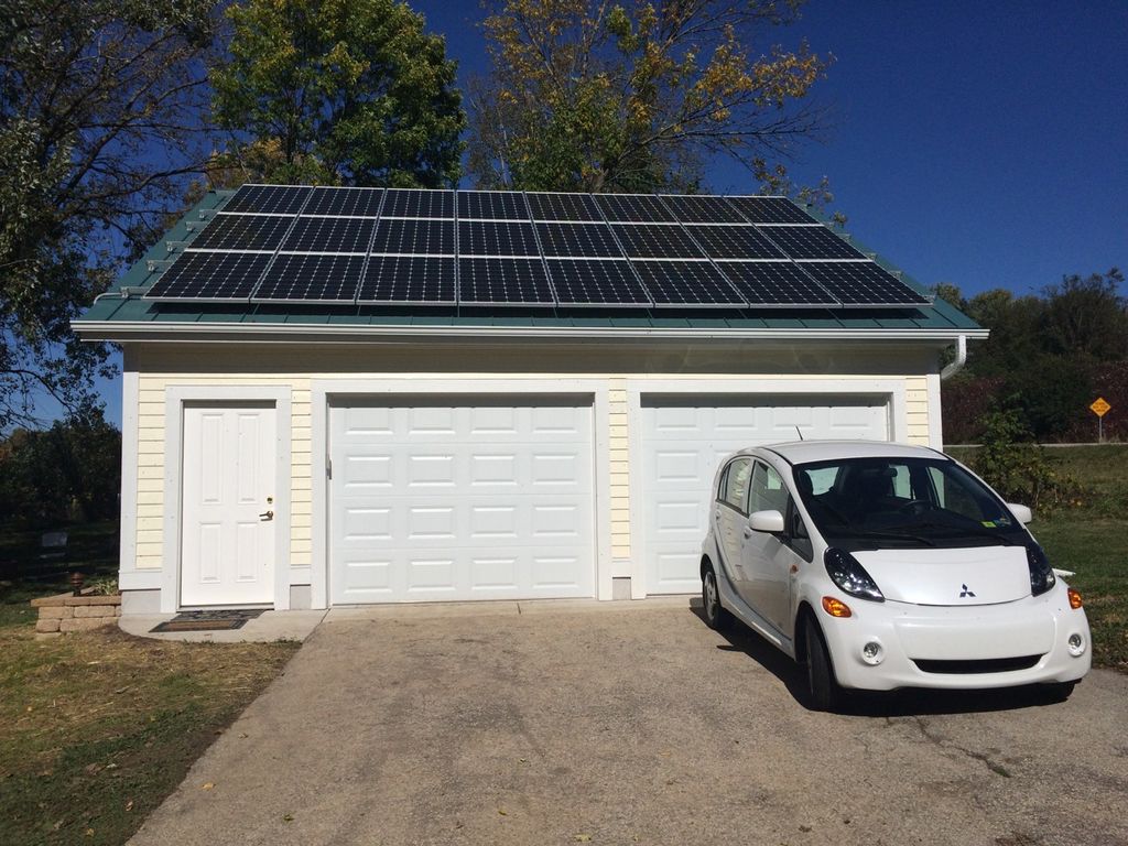 Garage solar power and EV charging station - ENERPAK Solar Charge